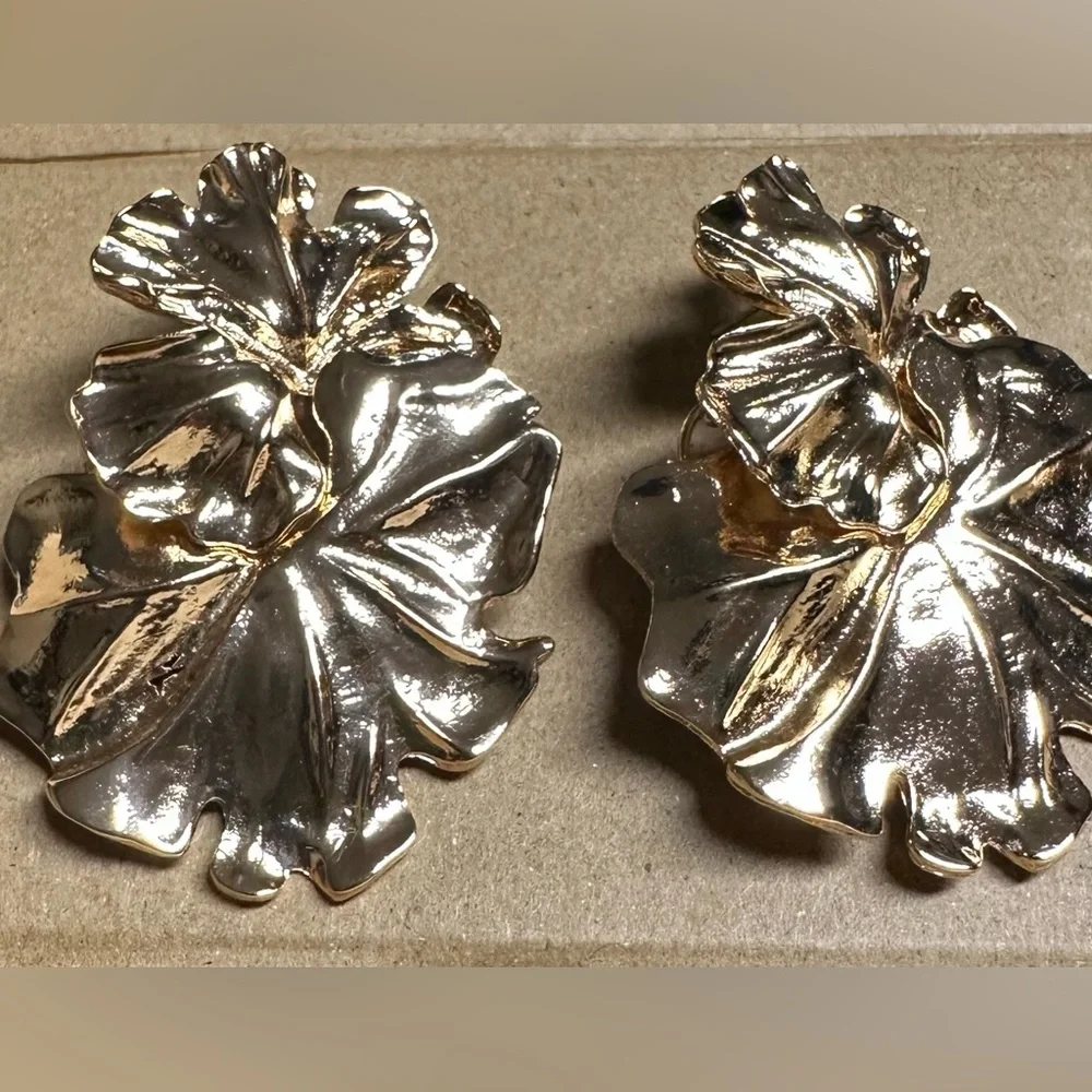 Zara bohemian metallic floral earrings